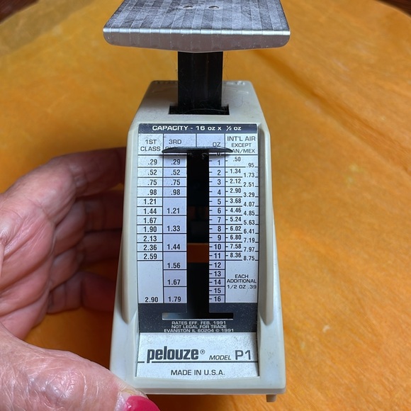 Postage scale - Picture 2 of 3